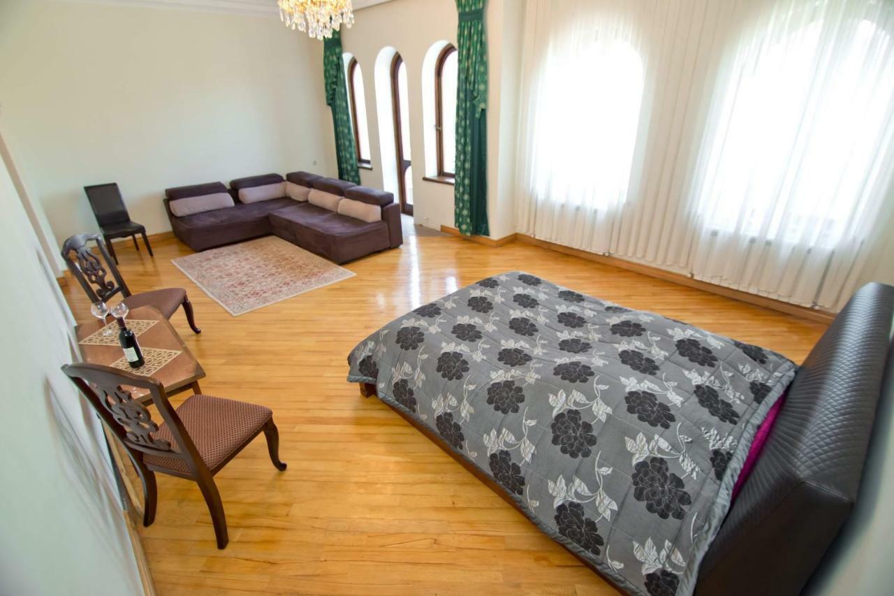 Apartment On Gorgiladze 25 Batumi Exteriör bild